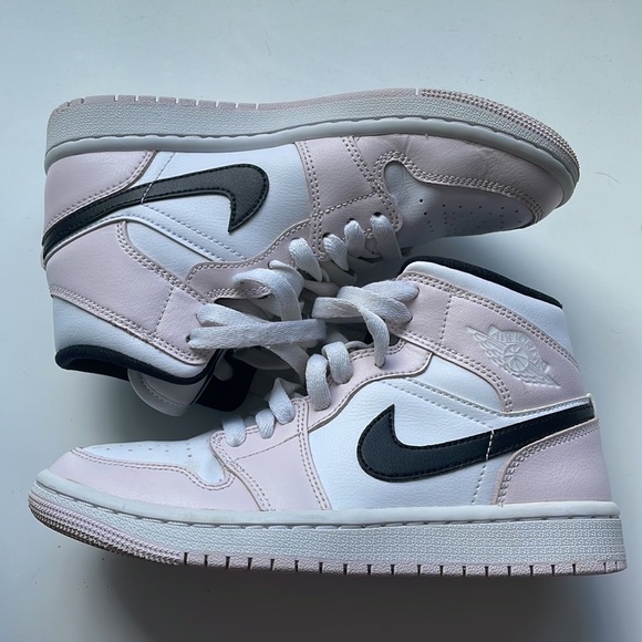 Nike Shoes - Air Jordan 1 “barely rose”